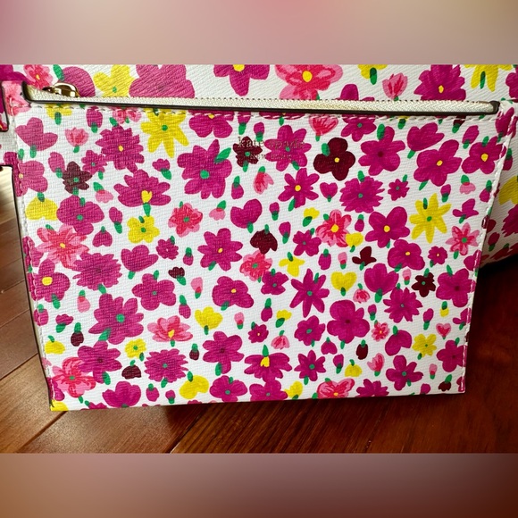 Kate Spade New York “Molly” Floral Tote with Matching Pouch. Like brand new! ♠️ - Picture 6 of 12